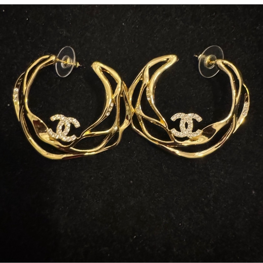 CHANEL Gold-tone CC Logo Wave Hoop Earrings - Picture 2 of 3